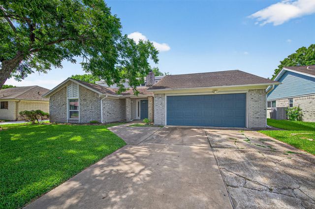 5225 Glenvalley Drive, La Porte, TX 77571