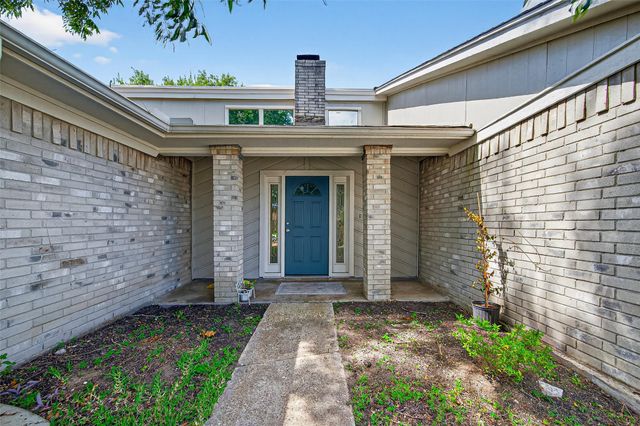 5225 Glenvalley Drive, La Porte, TX 77571