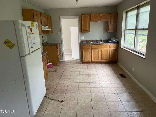 1301 Blackburn Drive, Morristown, TN 37814