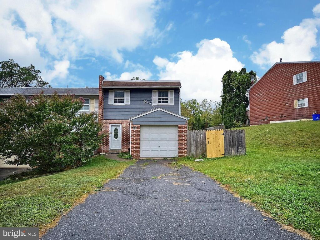 1213 DEER RUN, Reading, PA 19606