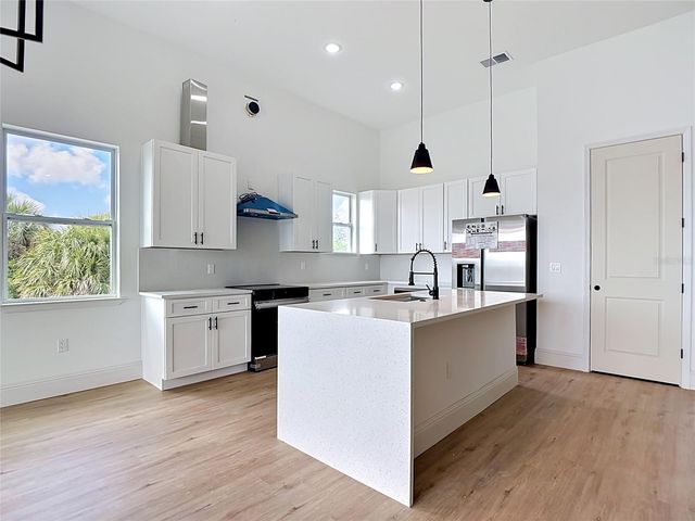 10262 KINGSVILLE DRIVE, Port Charlotte, FL 33981
