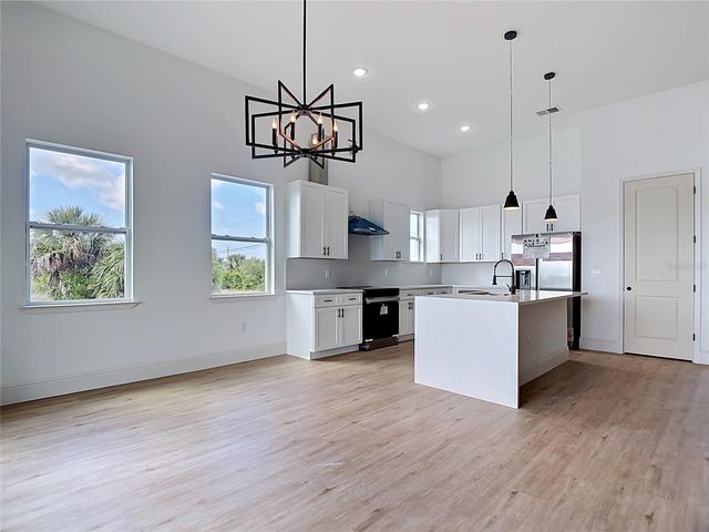 10262 KINGSVILLE DRIVE, Port Charlotte, FL 33981