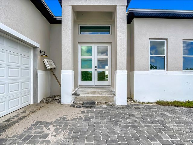 10262 KINGSVILLE DRIVE, Port Charlotte, FL 33981