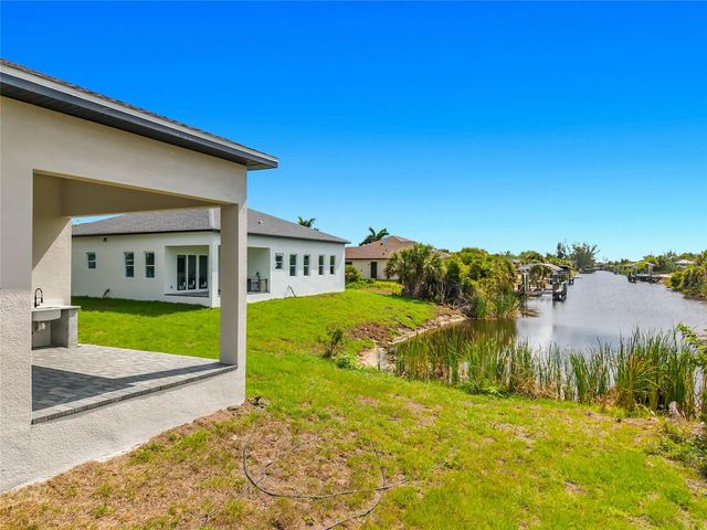 10262 KINGSVILLE DRIVE, Port Charlotte, FL 33981