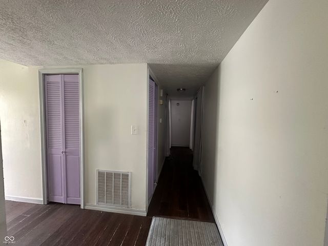 7727 Alapaka Court, Indianapolis, IN 46217