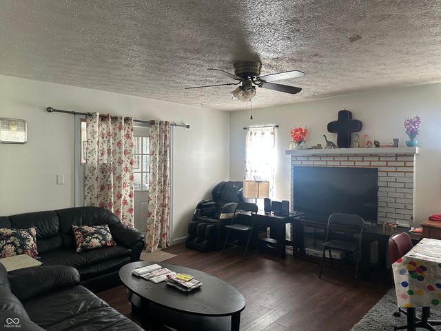 7727 Alapaka Court, Indianapolis, IN 46217