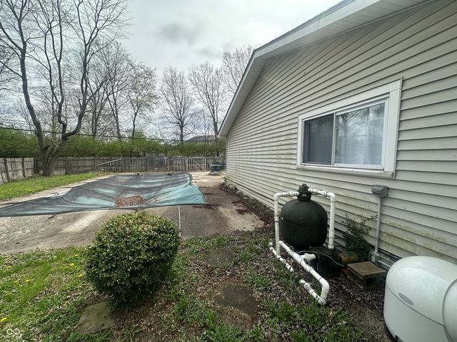 7727 Alapaka Court, Indianapolis, IN 46217