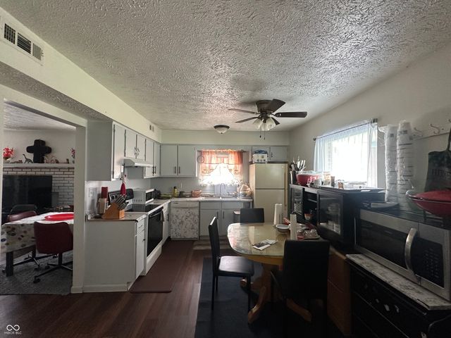 7727 Alapaka Court, Indianapolis, IN 46217