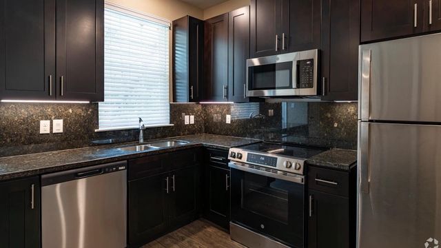 3730 Boettcher Drive 1203, Huntsville, TX 77340
