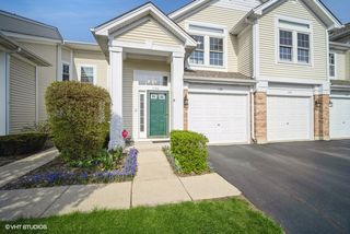 1130 Westminster Lane 1130, Elk Grove Village, IL 60007