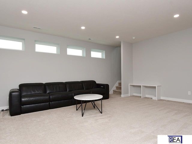 271 N Allen Street, Bennington, NE 68007
