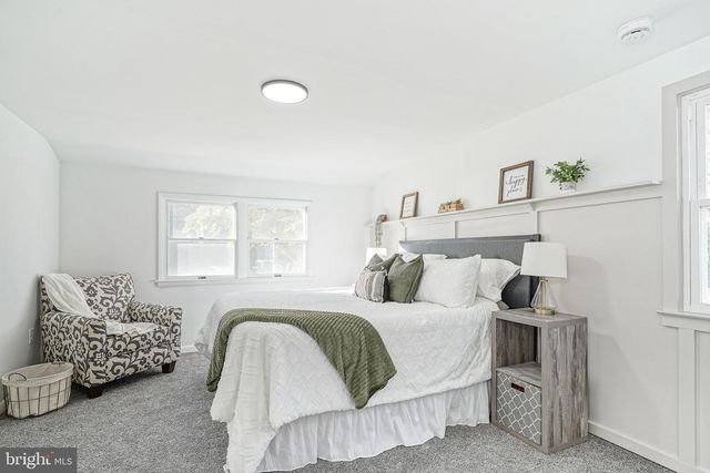 402 GEORGETOWN RD, Blackwood, NJ 08012