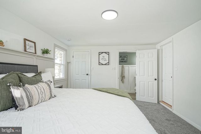 402 GEORGETOWN RD, Blackwood, NJ 08012