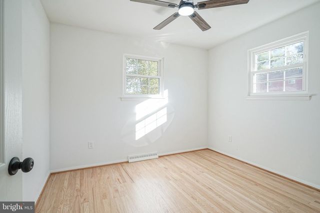 402 GEORGETOWN RD, Blackwood, NJ 08012