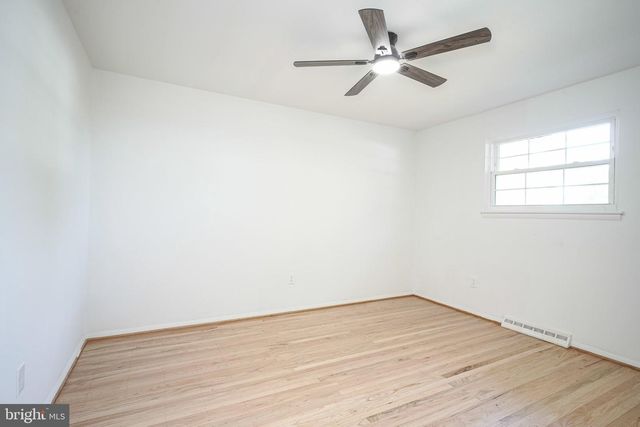 402 GEORGETOWN RD, Blackwood, NJ 08012