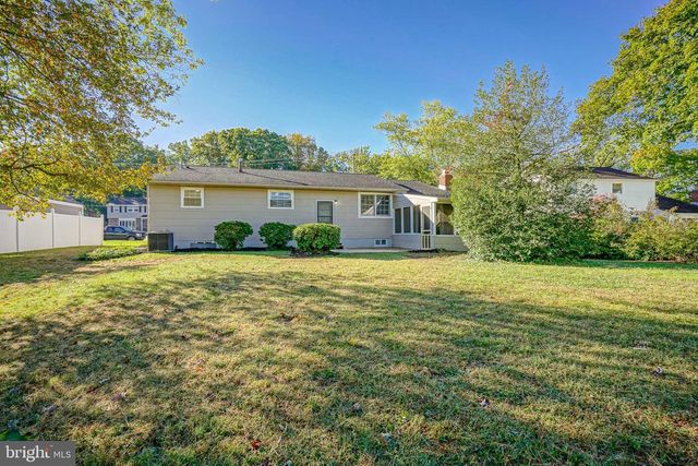 402 GEORGETOWN RD, Blackwood, NJ 08012