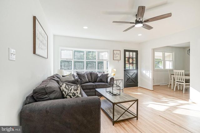 402 GEORGETOWN RD, Blackwood, NJ 08012
