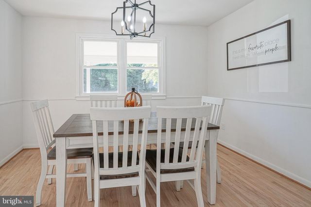 402 GEORGETOWN RD, Blackwood, NJ 08012