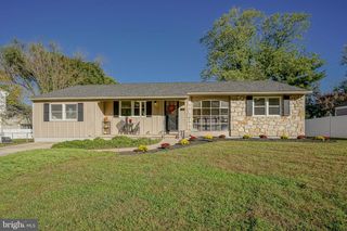 402 GEORGETOWN RD, Blackwood, NJ 08012