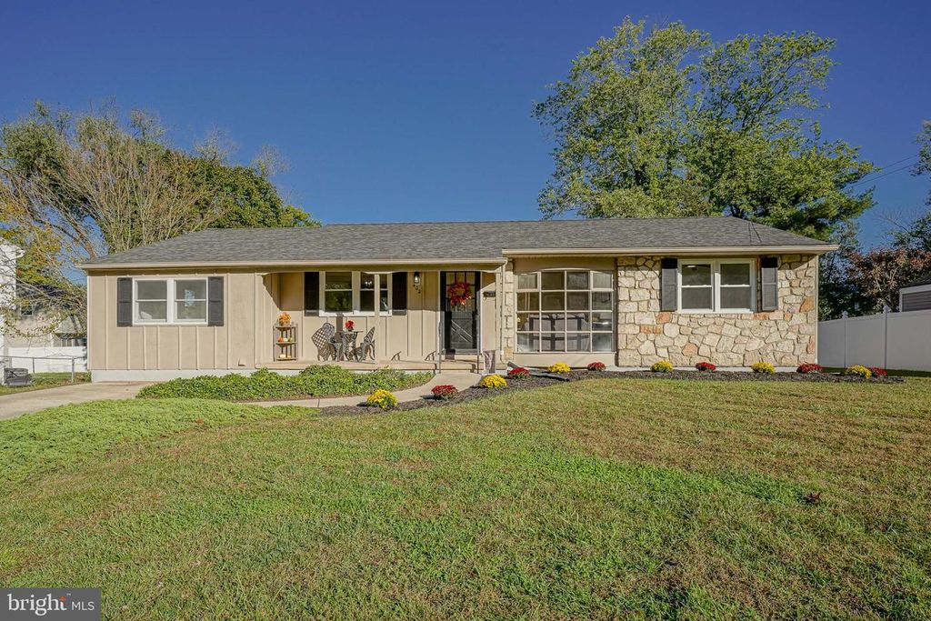 402 GEORGETOWN RD, Blackwood, NJ 08012