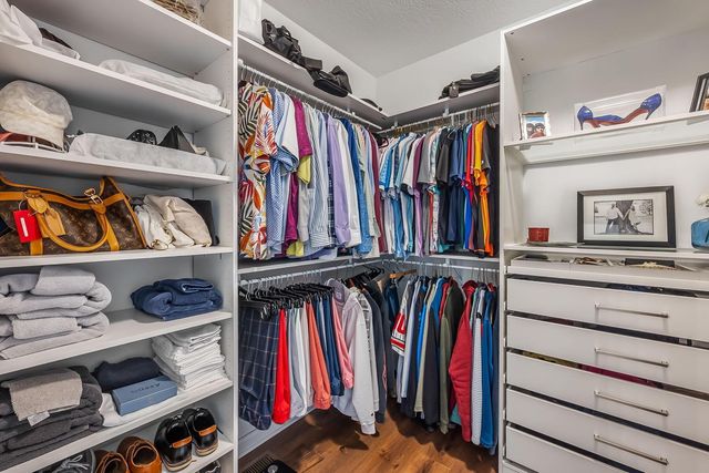 4693 Winding Oak Drive, Delaware, OH 43015