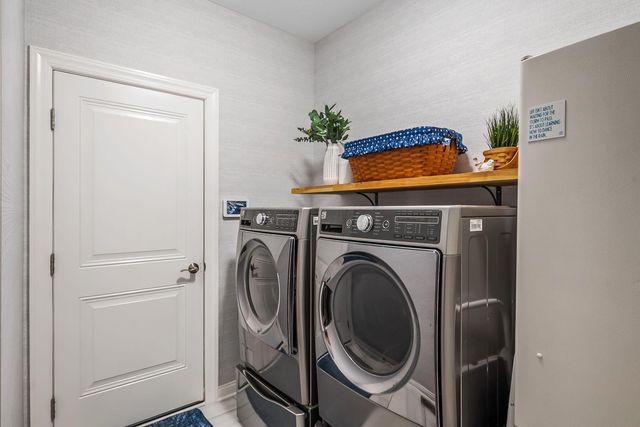 4693 Winding Oak Drive, Delaware, OH 43015