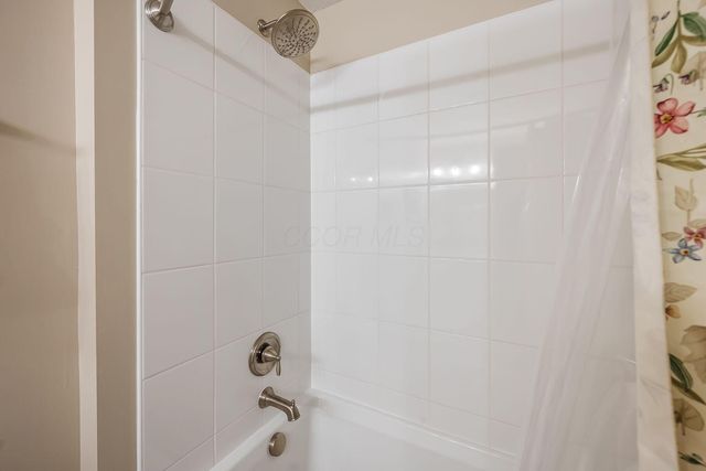 4693 Winding Oak Drive, Delaware, OH 43015