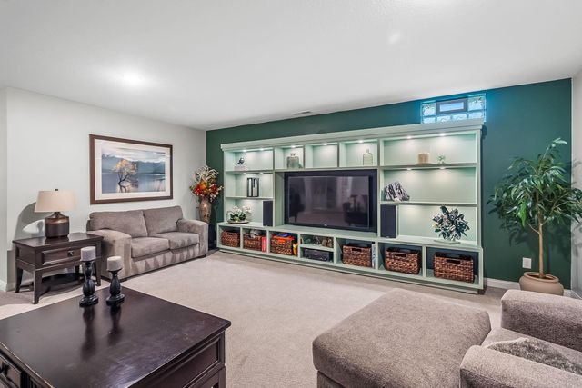 4693 Winding Oak Drive, Delaware, OH 43015