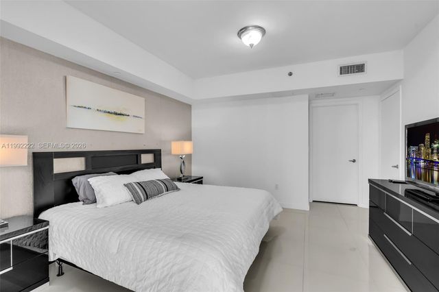 495 Brickell Ave 3708, Miami, FL 33131