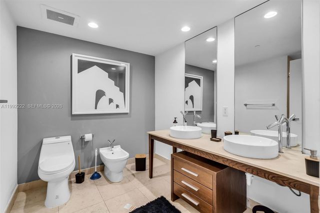 495 Brickell Ave 3708, Miami, FL 33131