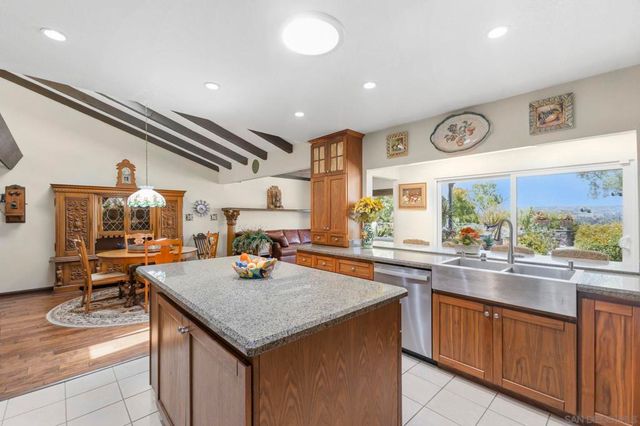 1057 Calle Mesita, Bonita, CA 91902