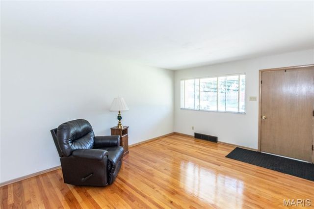 6319 Mackenzie Court, St Louis, MO 63123
