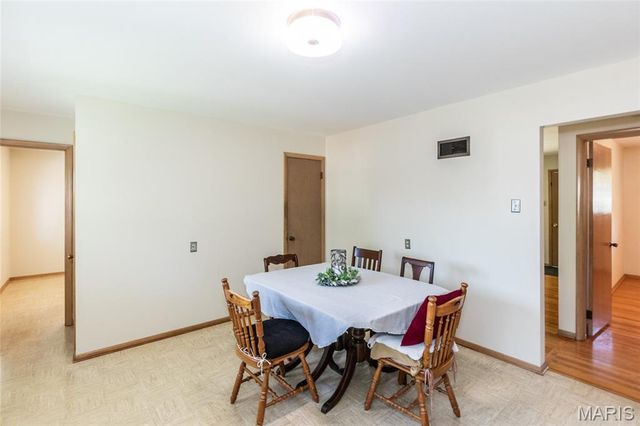 6319 Mackenzie Court, St Louis, MO 63123