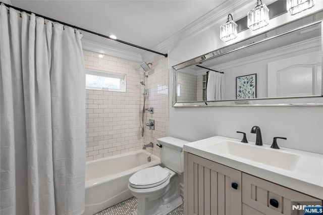 309 Maple Avenue, Oradell, NJ 07649