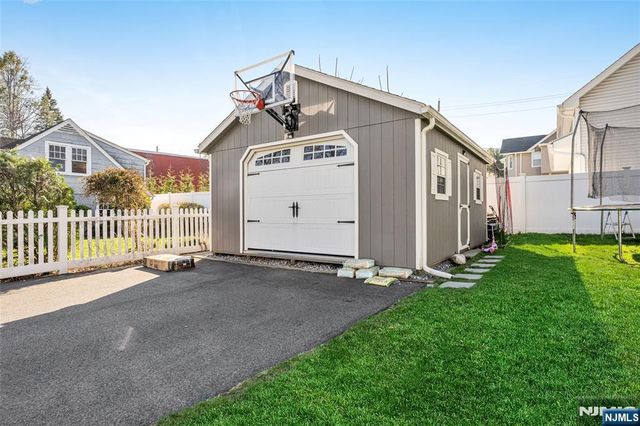 309 Maple Avenue, Oradell, NJ 07649
