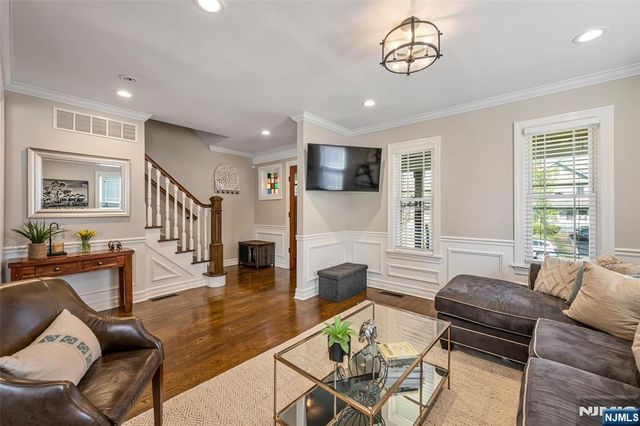 309 Maple Avenue, Oradell, NJ 07649