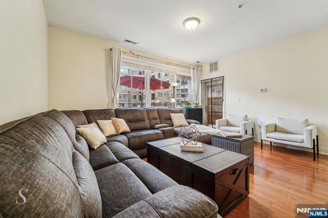 20 Ave At Port Imperial 113, West New York, NJ 07093