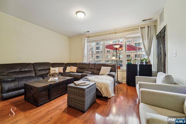 20 Ave At Port Imperial 113, West New York, NJ 07093