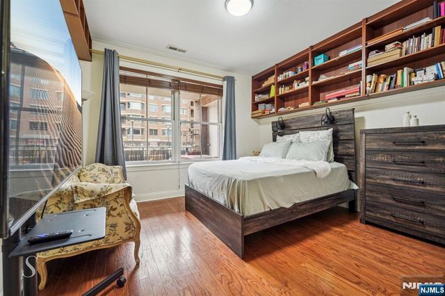 20 Ave At Port Imperial 113, West New York, NJ 07093