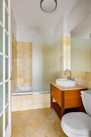 250 E 49TH Street 22BA, New York City, NY 10017