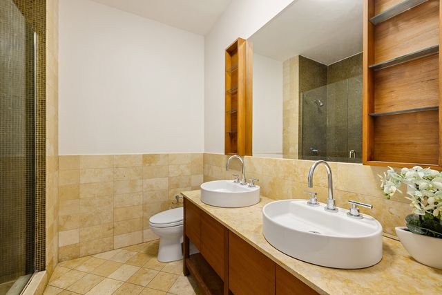 250 E 49TH Street 22BA, New York City, NY 10017