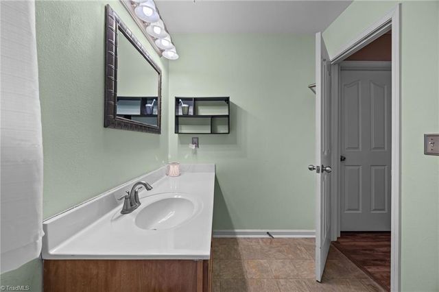 4328 Morning Ridge Lane, Winston-salem, NC 27101