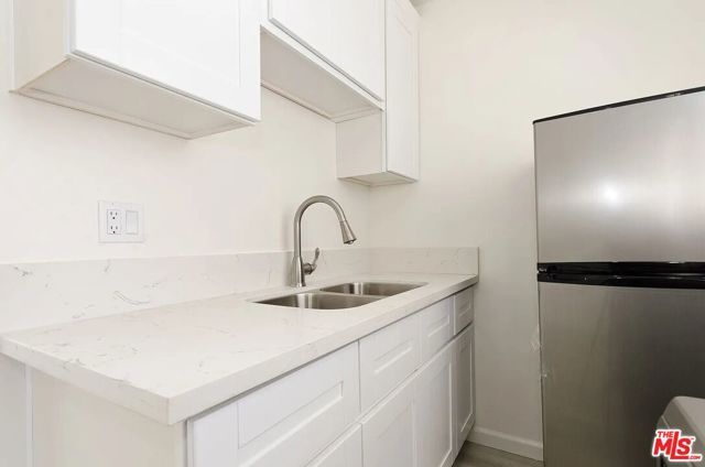 536 W 48th Street, Los Angeles, CA 90037