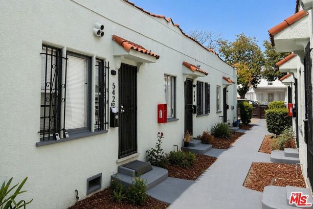 536 W 48th Street, Los Angeles, CA 90037