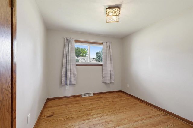 3517 W FLORIDA AVENUE, Appleton, WI 54914