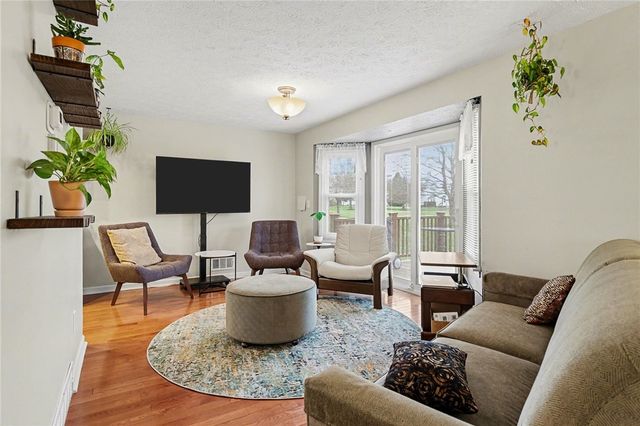 481 Nadine Dr, Webster, NY 14580