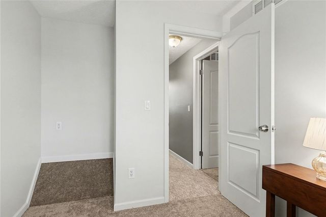 481 Nadine Dr, Webster, NY 14580