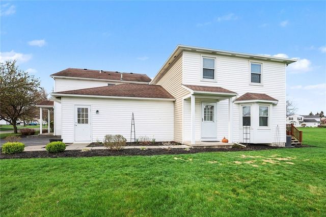 481 Nadine Dr, Webster, NY 14580