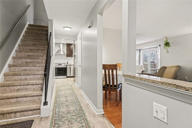481 Nadine Dr, Webster, NY 14580