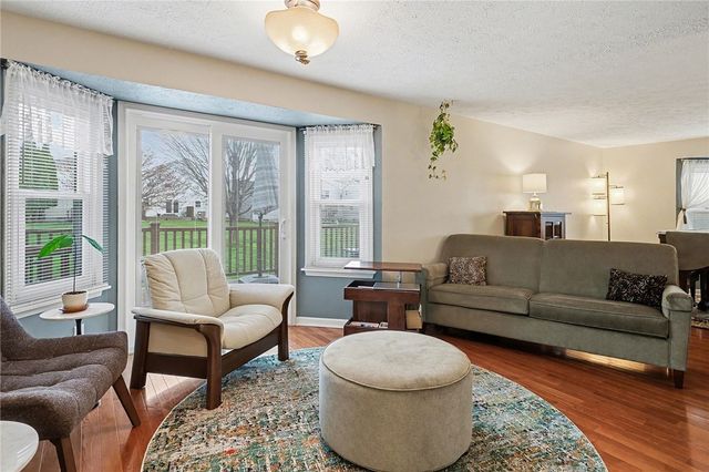 481 Nadine Dr, Webster, NY 14580